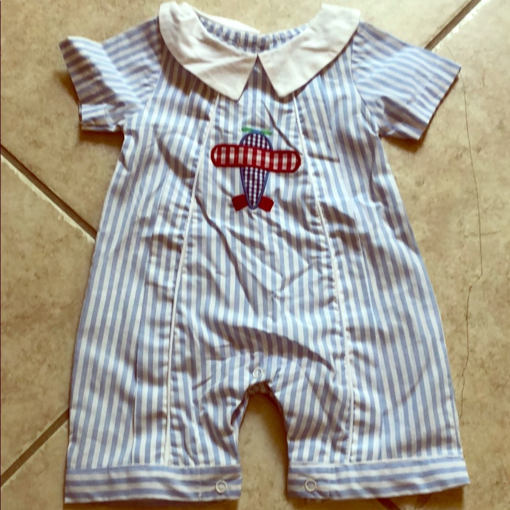 Boys airplane shortall
